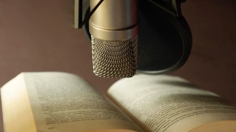 hire-audiobook-narrator